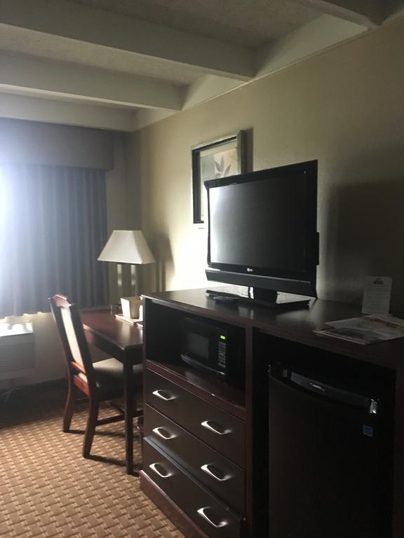 Days Inn By Wyndham Bloomington West Buitenkant foto