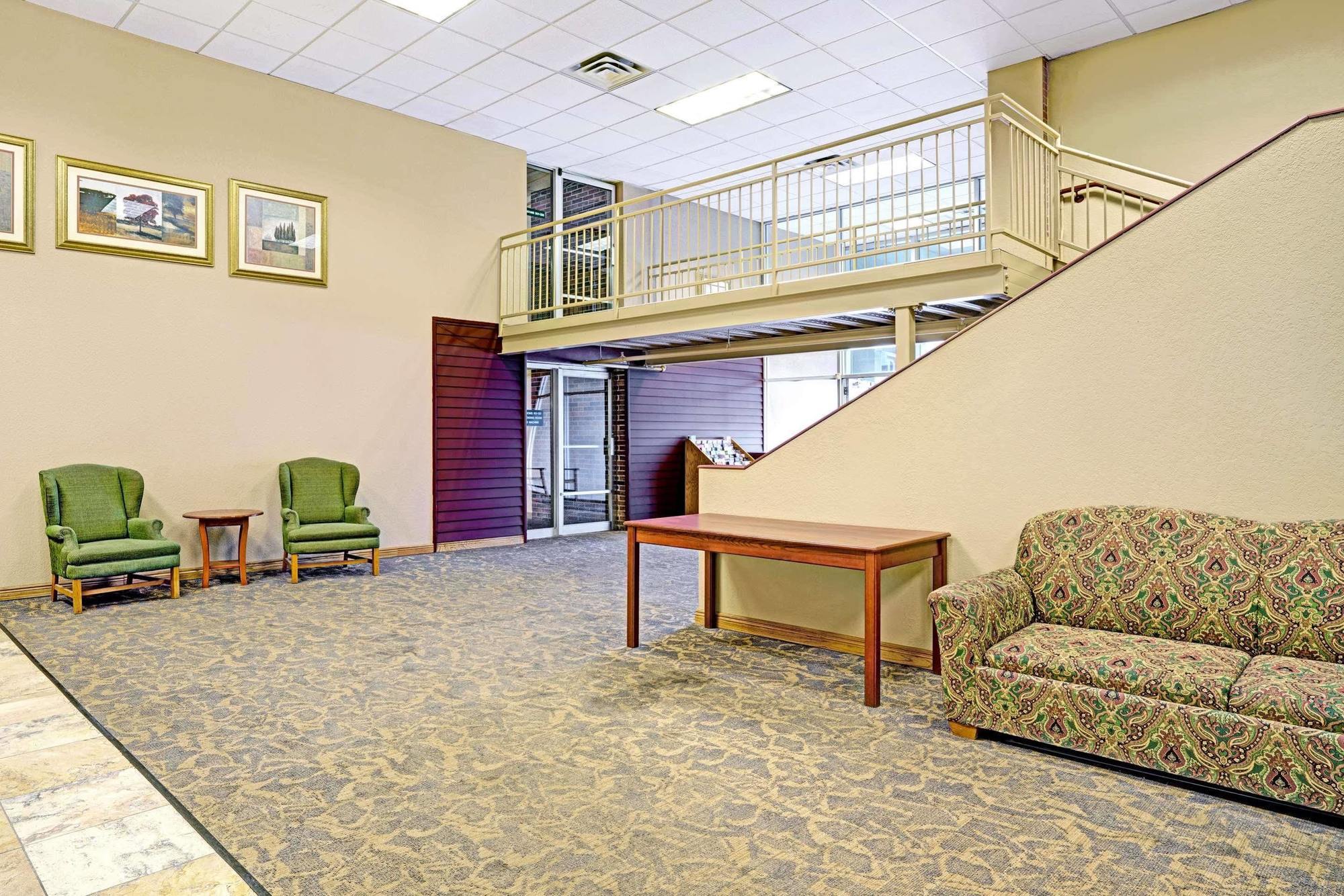 Days Inn By Wyndham Bloomington West Buitenkant foto