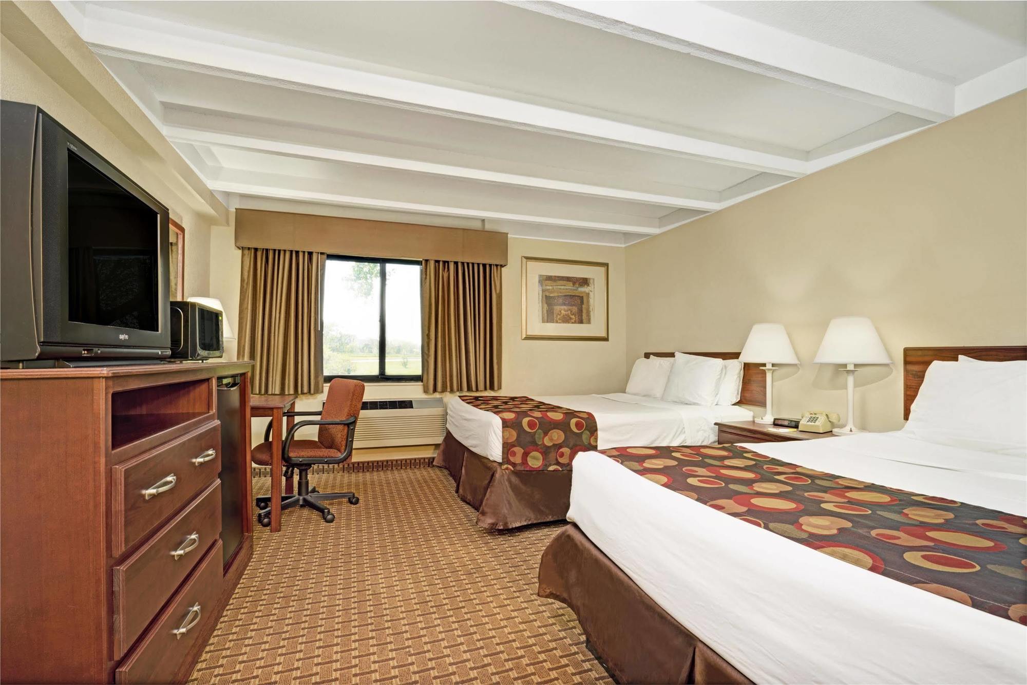 Days Inn By Wyndham Bloomington West Buitenkant foto